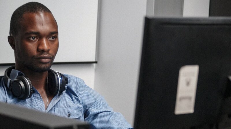 Call Center Interviewer — Precision Opinion