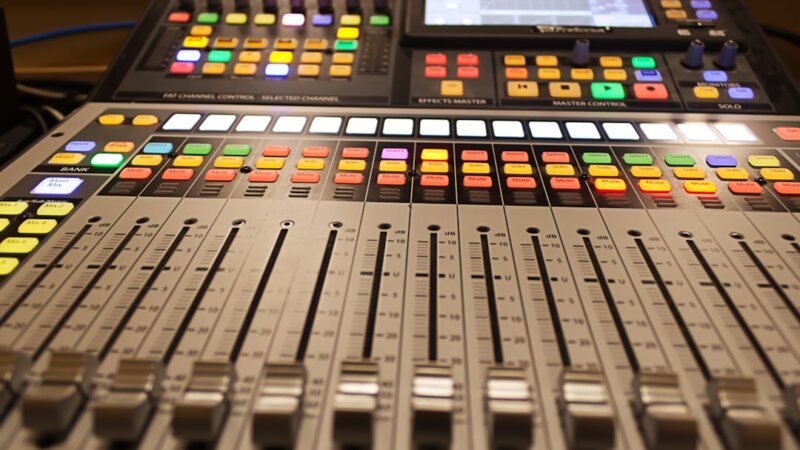 Producer, Sports Podcasts — Lensa