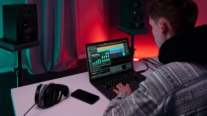 Experienced Podcast Audio Engineer for Narrative Documentary Mix & Master – Upwork Client