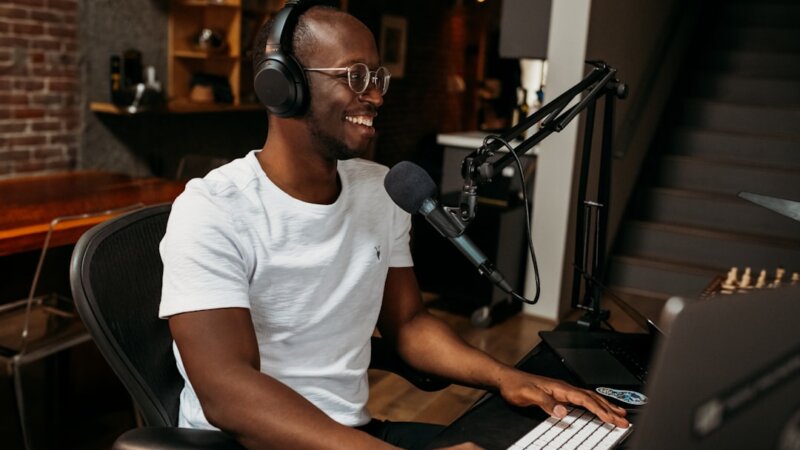 Acast Launches First Video Ad Campaigns on Apple Podcasts with Major Brands