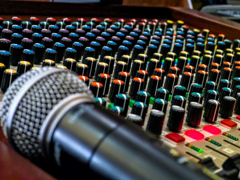 Podcast Creator/Editor – RemoteRaven