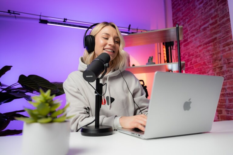 Podcast Video Editor (Part-Time, Ongoing) – B2B Podcast Production Agency