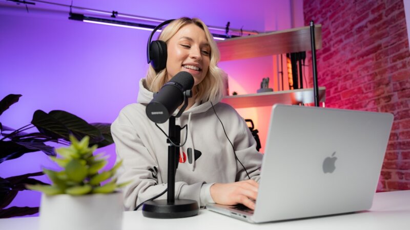 Podcast Video Editor (Part-Time, Ongoing) – B2B Podcast Production Agency