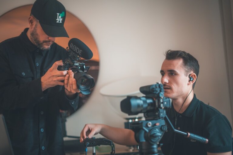 Trailer-Focused Video Editor — Mel Robbins