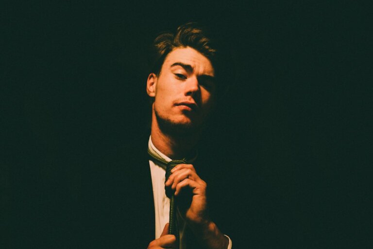 Need a male singer — Riad Daloussi