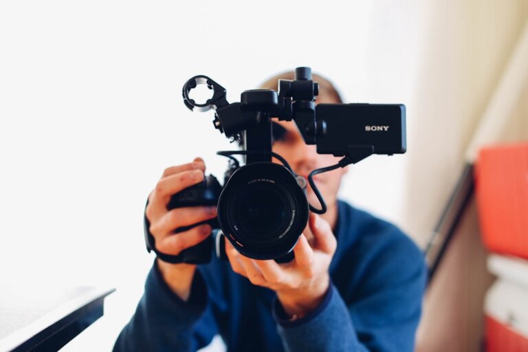 On-Camera Storyteller — SVAXA
