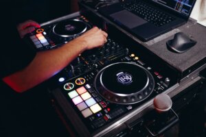 Corporate Live Sound Audio Engineer — Vario