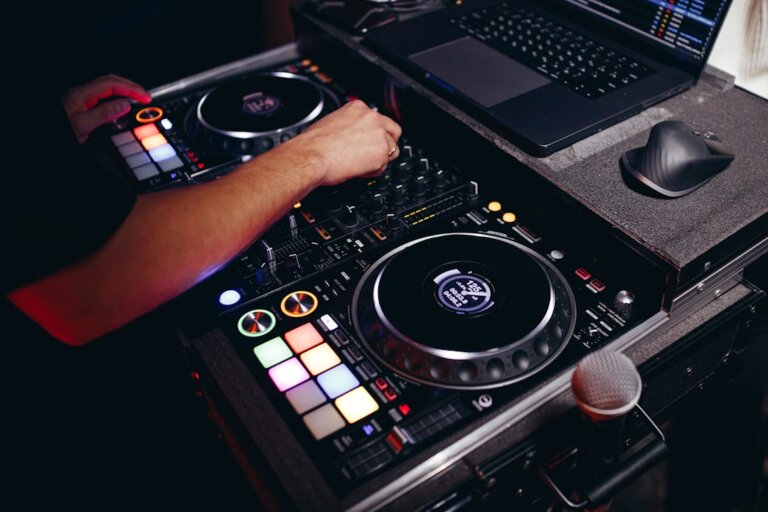 Corporate Live Sound Audio Engineer — Vario
