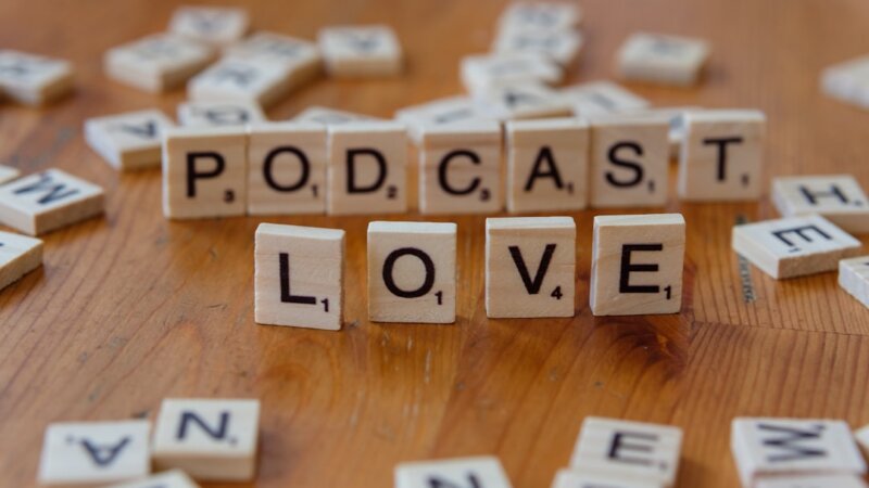 How to Get Featured on Podcasts & Grow Your Business [Live] la