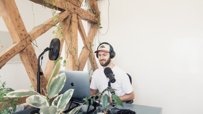 How to Get Featured on Podcasts & Grow Your Business [Live] sv