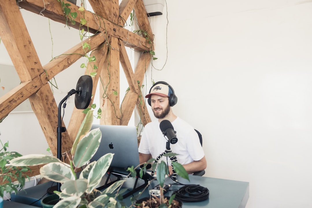 How to Get Featured on Podcasts & Grow Your Business [Live] sv