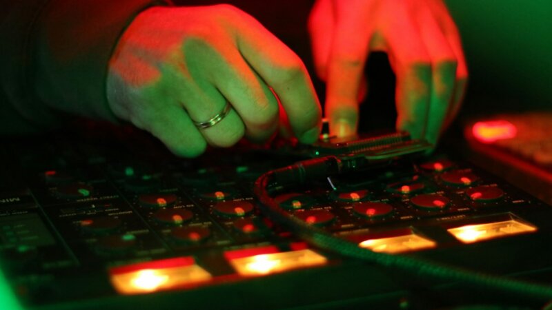Audio Engineer — Jinny’s Music Studio