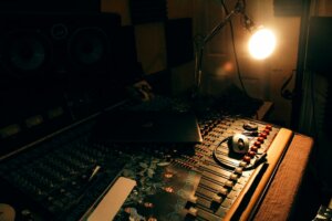 Senior Recording & Mix Engineer – Mandopop & Vocal Production — FlexiSpot