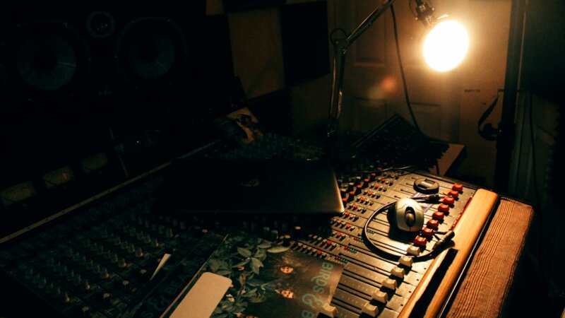 Senior Recording & Mix Engineer – Mandopop & Vocal Production — FlexiSpot